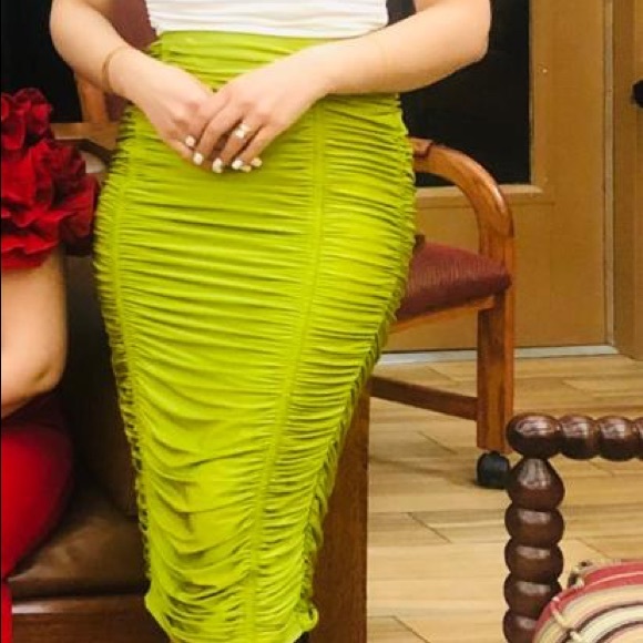 Ruched crop Cami top and pencil skirt set - Picture 3 of 3